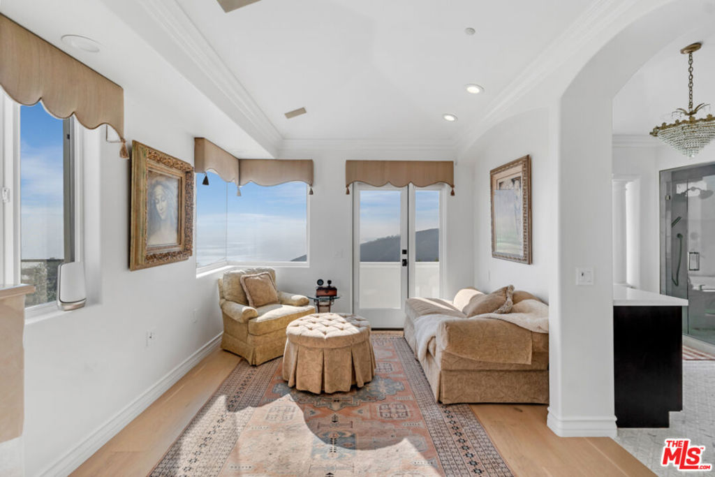 8 Saint Tropez Property Photo 35
