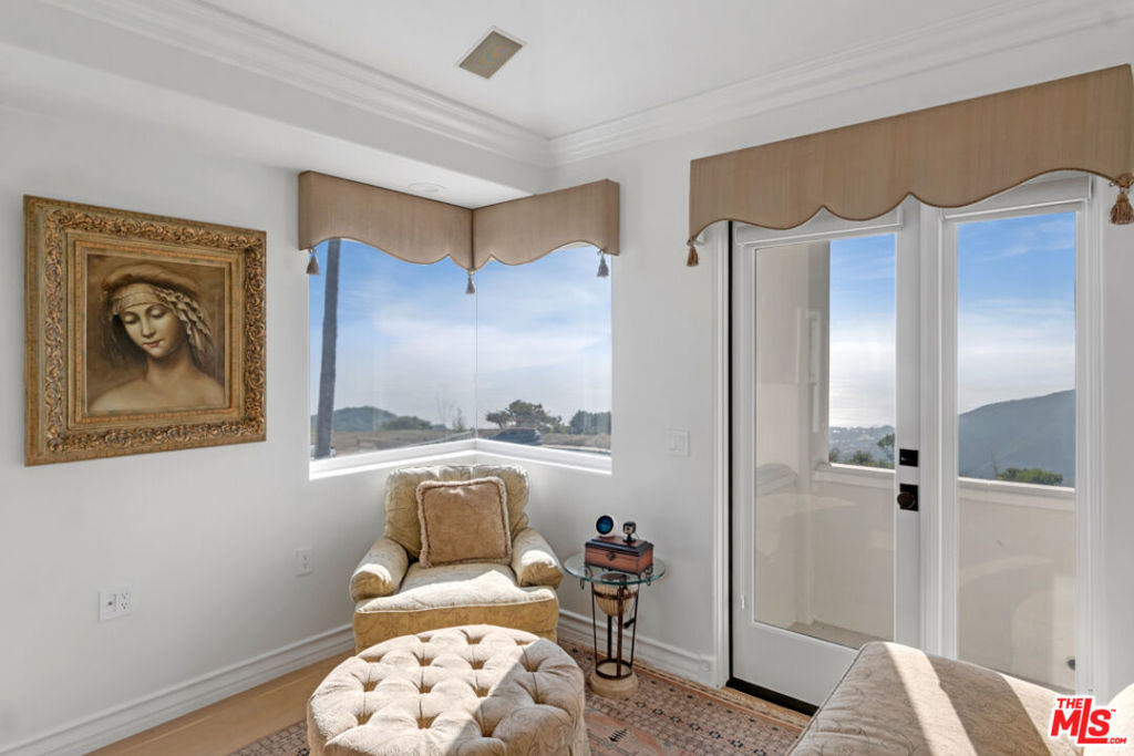 8 Saint Tropez Property Photo 36
