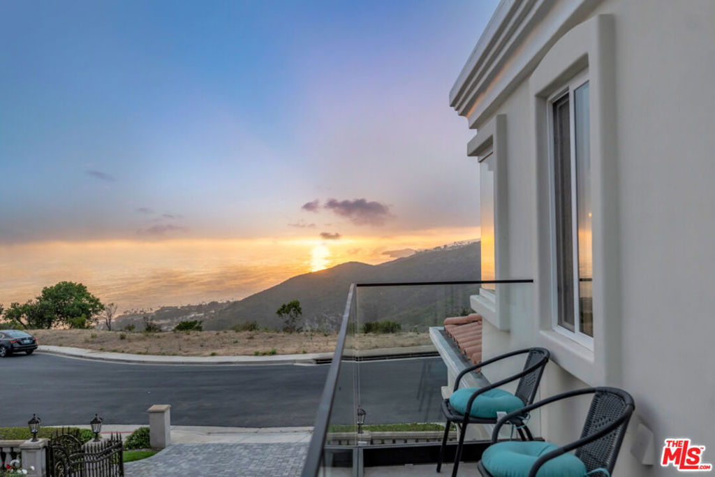 8 Saint Tropez Property Photo 37