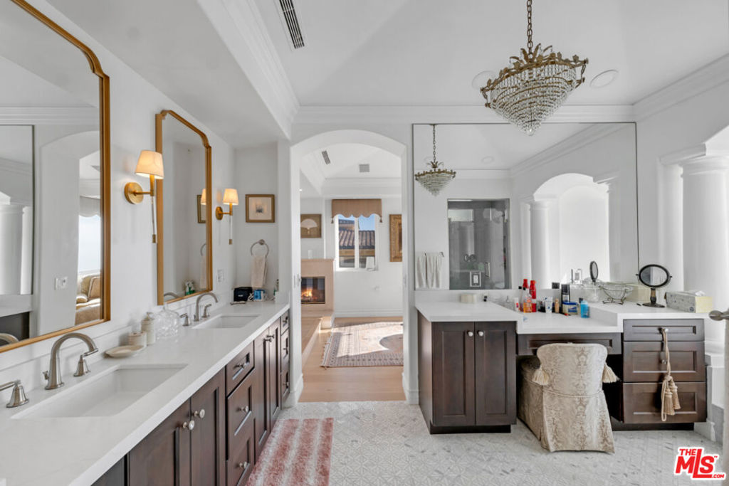 8 Saint Tropez Property Photo 39