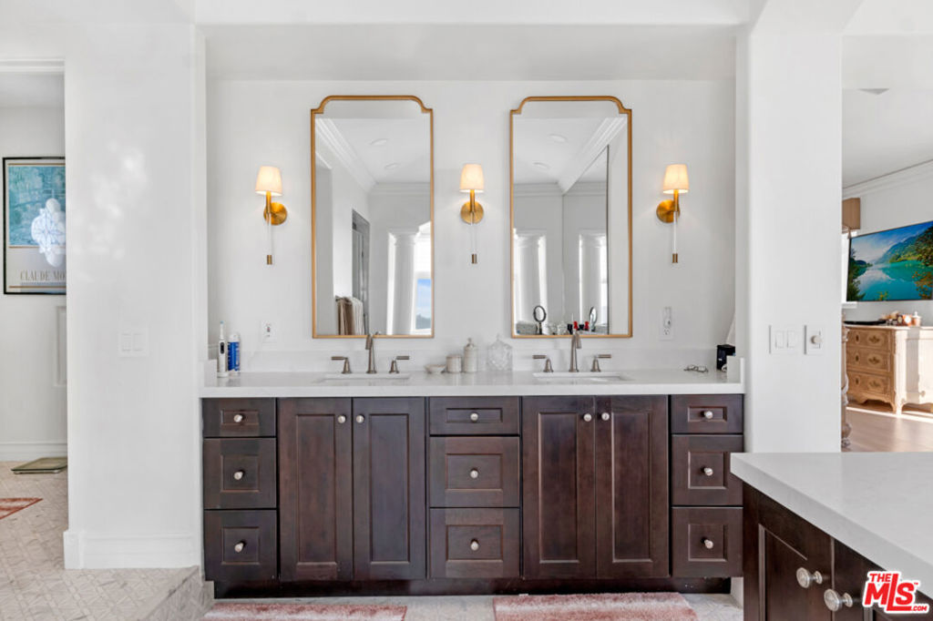 8 Saint Tropez Property Photo 40