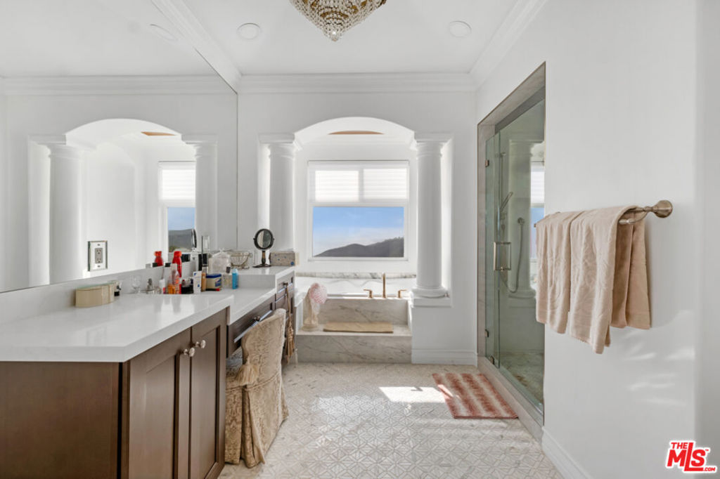 8 Saint Tropez Property Photo 41
