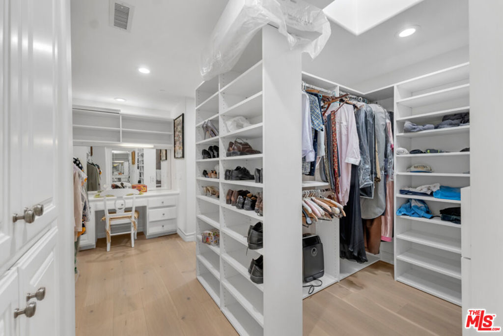 8 Saint Tropez Property Photo 43