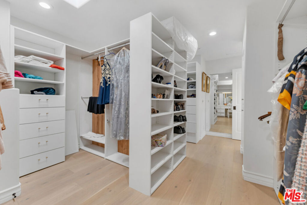 8 Saint Tropez Property Photo 44