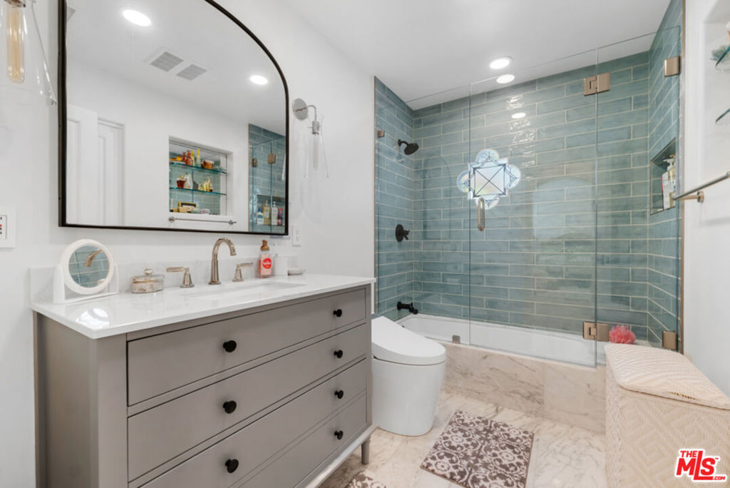 8 Saint Tropez Property Photo 48