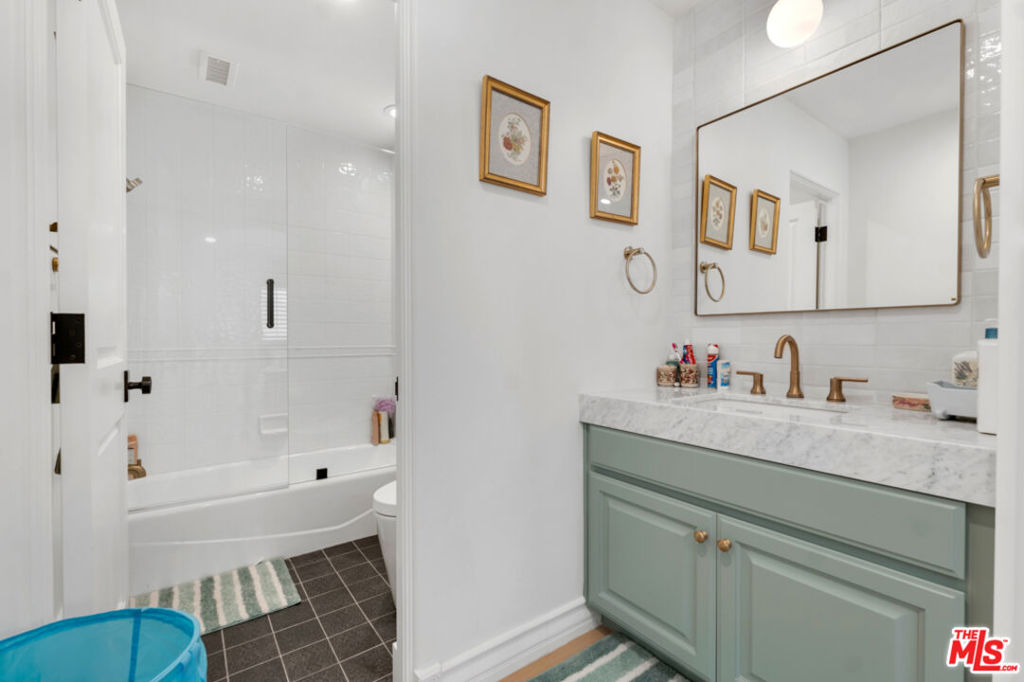 8 Saint Tropez Property Photo 52