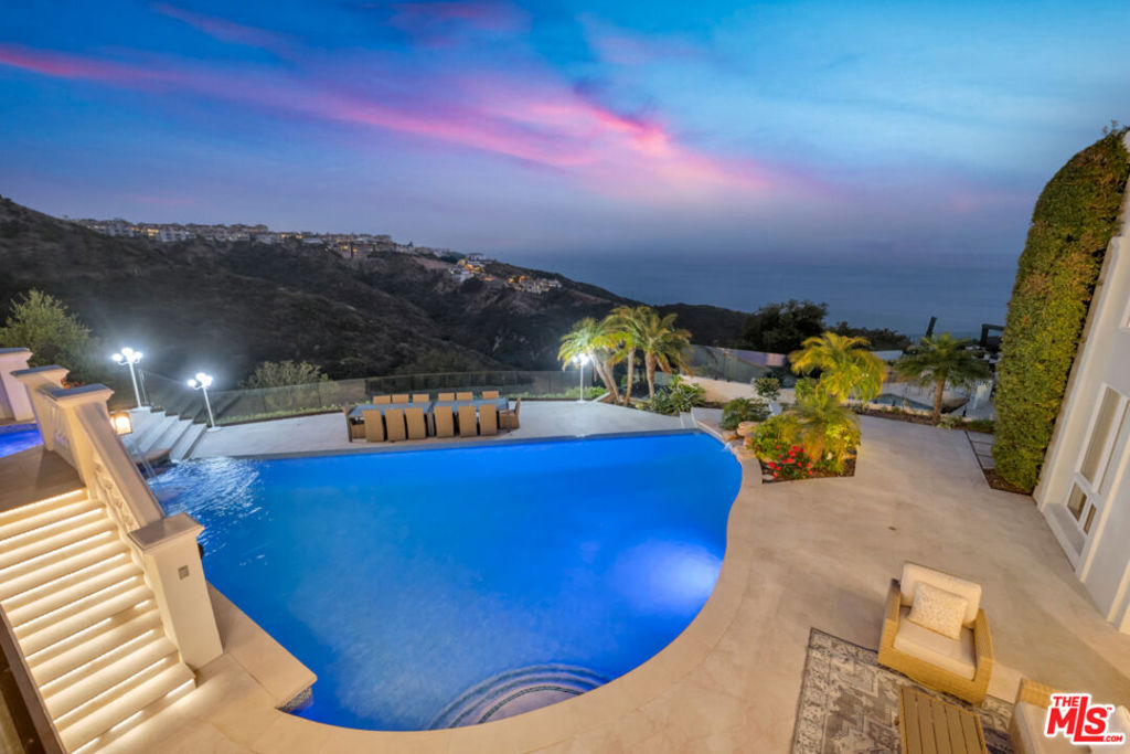 8 Saint Tropez Property Photo 58