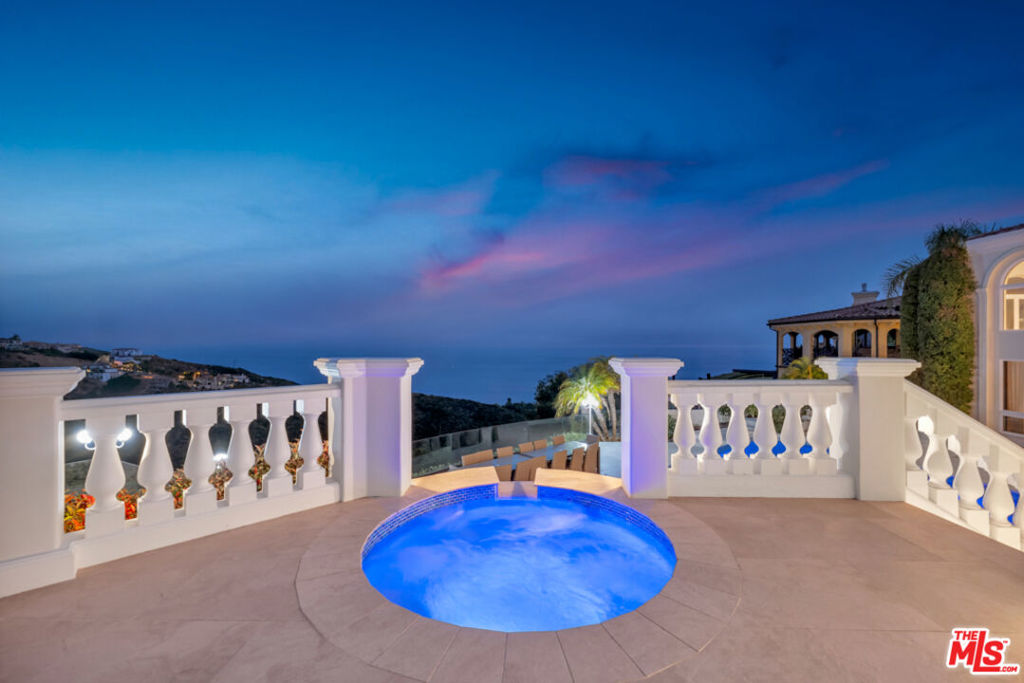 8 Saint Tropez Property Photo 62