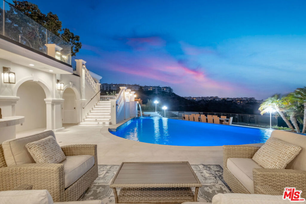 8 Saint Tropez Property Photo 67