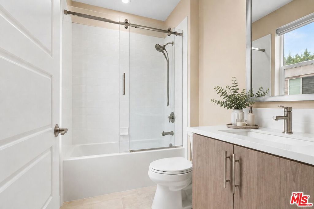 6749 Gill Way Property Photo 18