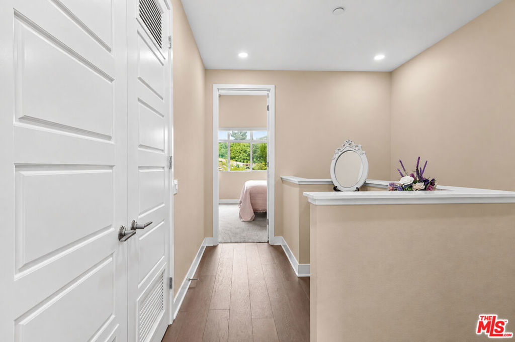 6749 Gill Way Property Photo 11