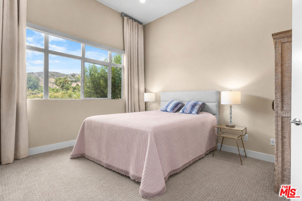6749 Gill Way Property Photo 12