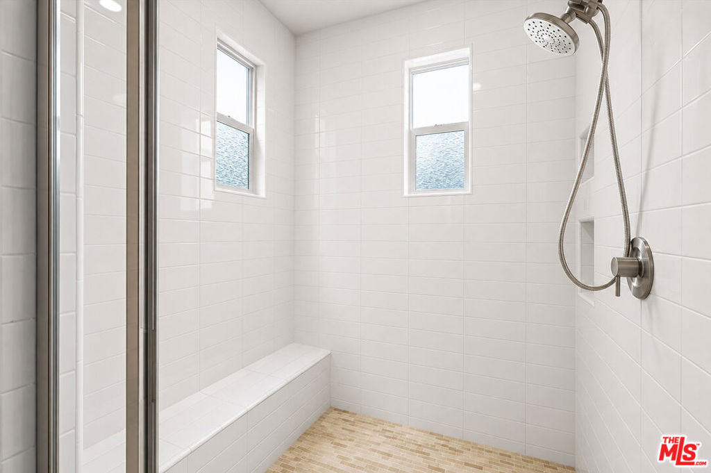 6749 Gill Way Property Photo 14
