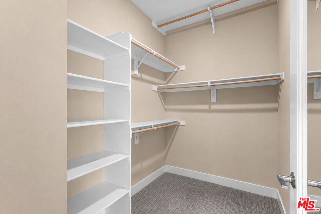6749 Gill Way Property Photo 18