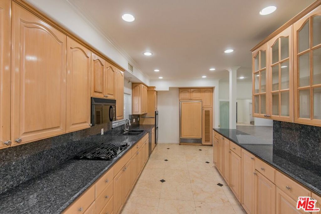 4343 Shadyglade Avenue Property Photo 13