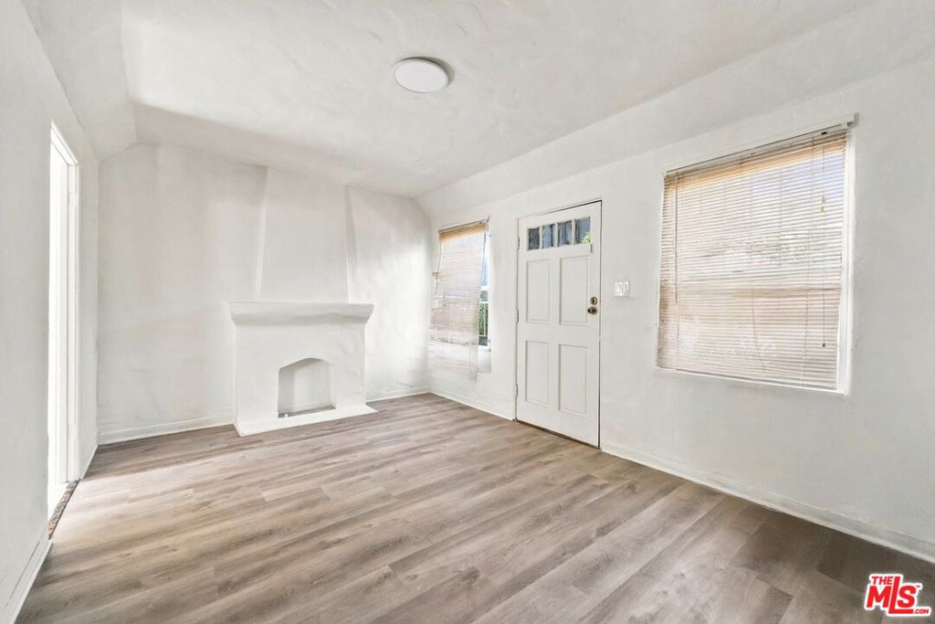 3427 S Bronson Avenue Property Photo