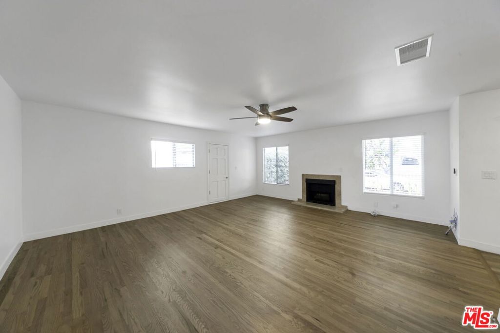 820 Pier Avenue 1 Property Photo 2