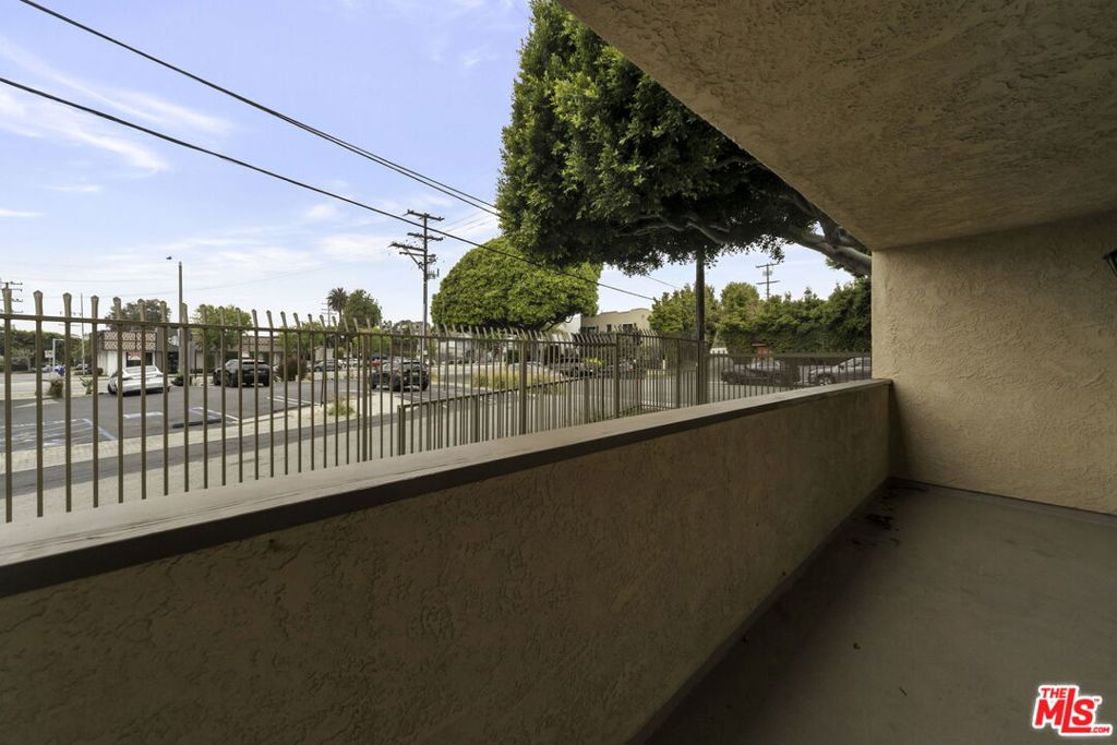 820 Pier Avenue 1 Property Photo 4