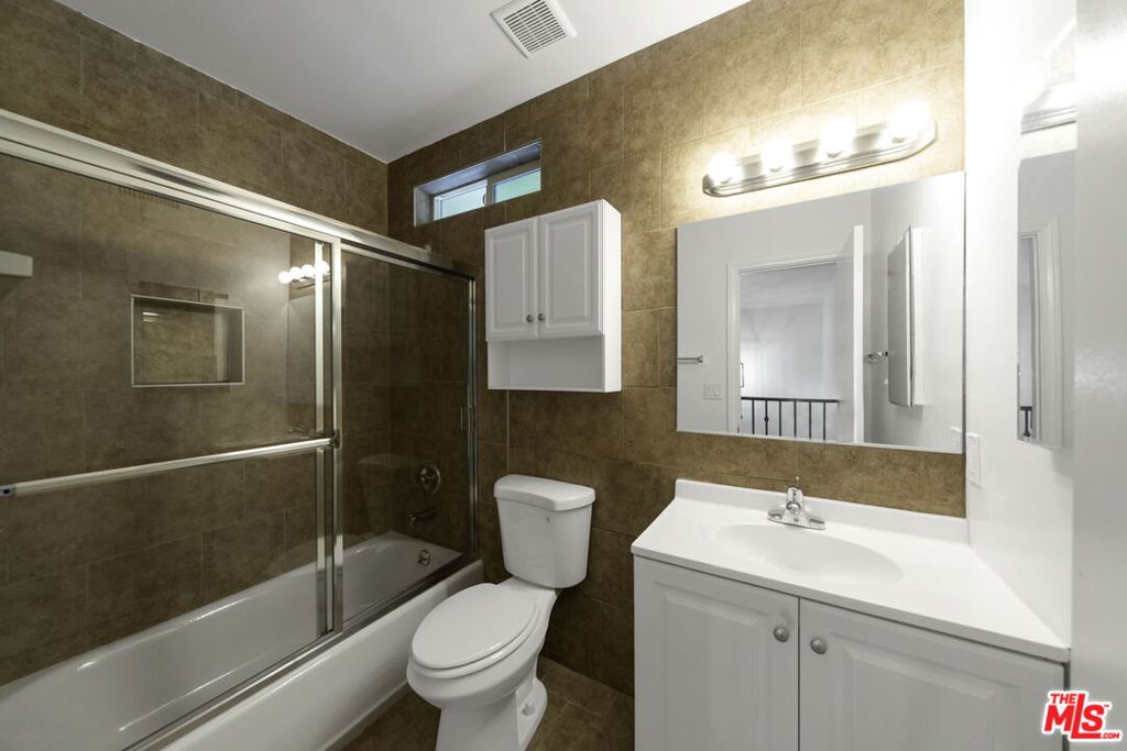 820 Pier Avenue 1 Property Photo 11