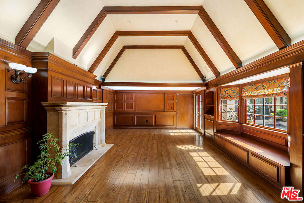 231 14th Street Property Photo 11