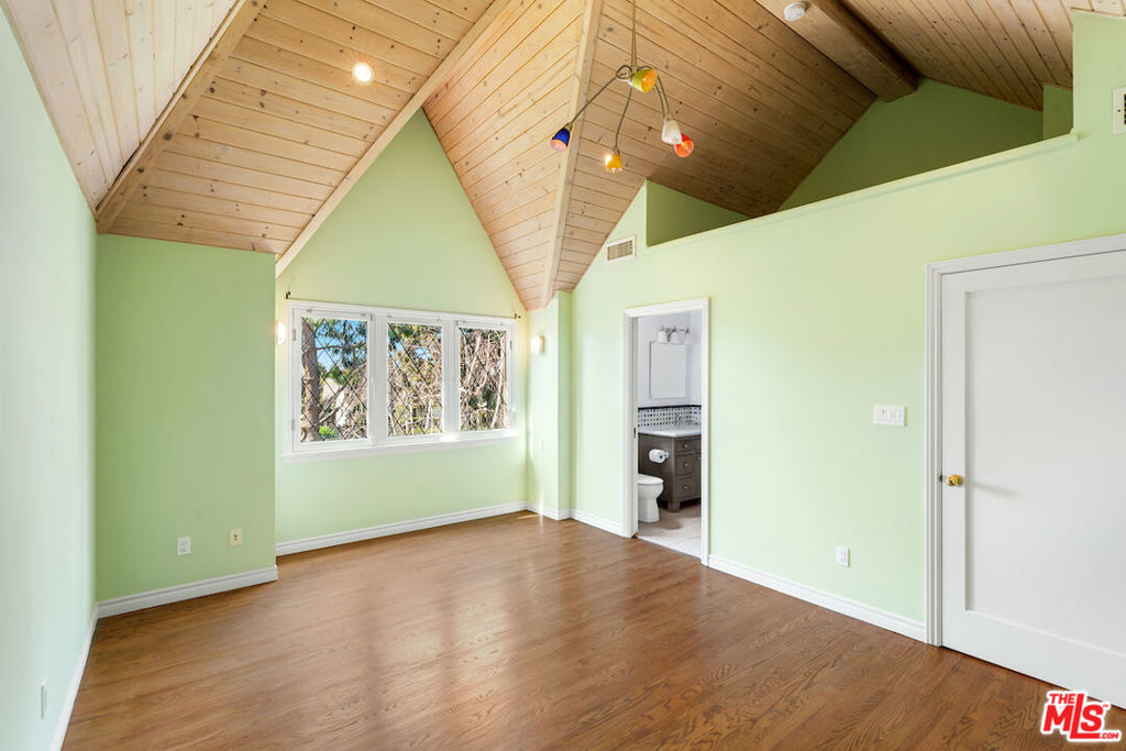 231 14th Street Property Photo 17