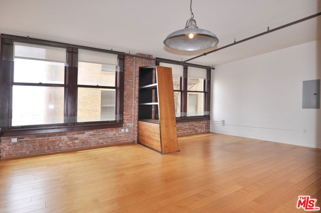 460 S Spring Street 908 Property Photo 4