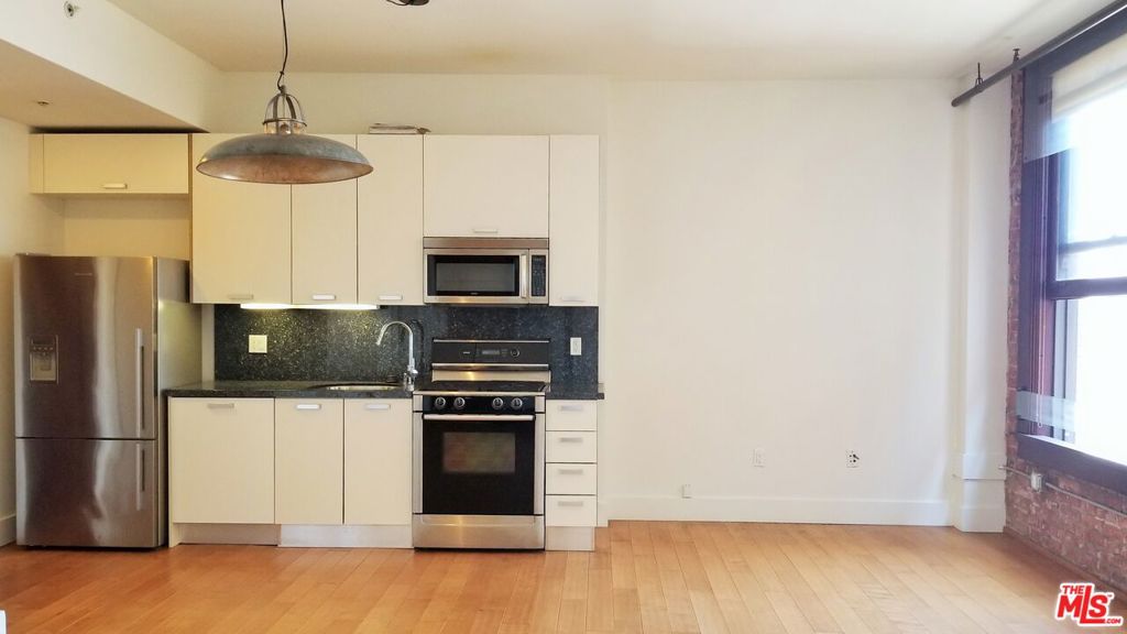 460 S Spring Street 908 Property Photo 6