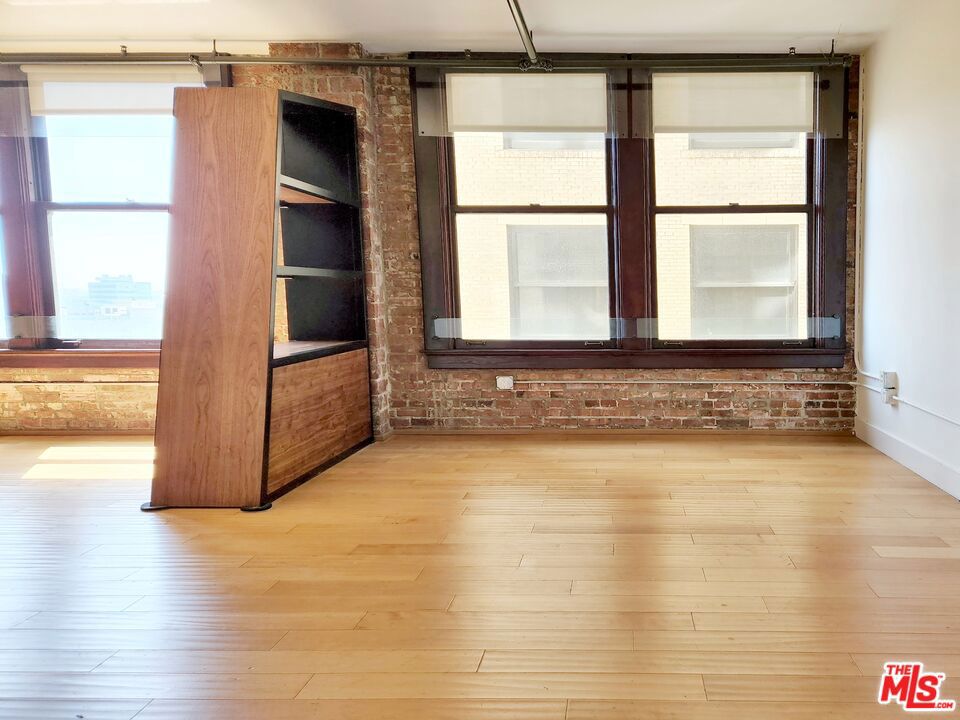 460 S Spring Street 908 Property Photo 20