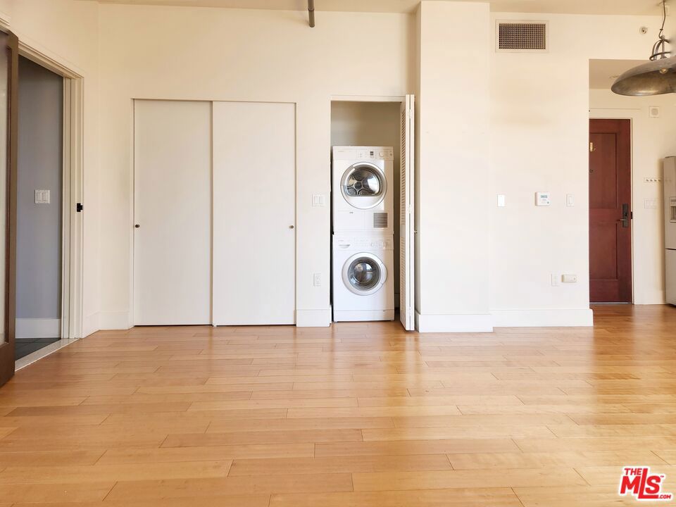460 S Spring Street 908 Property Photo 21