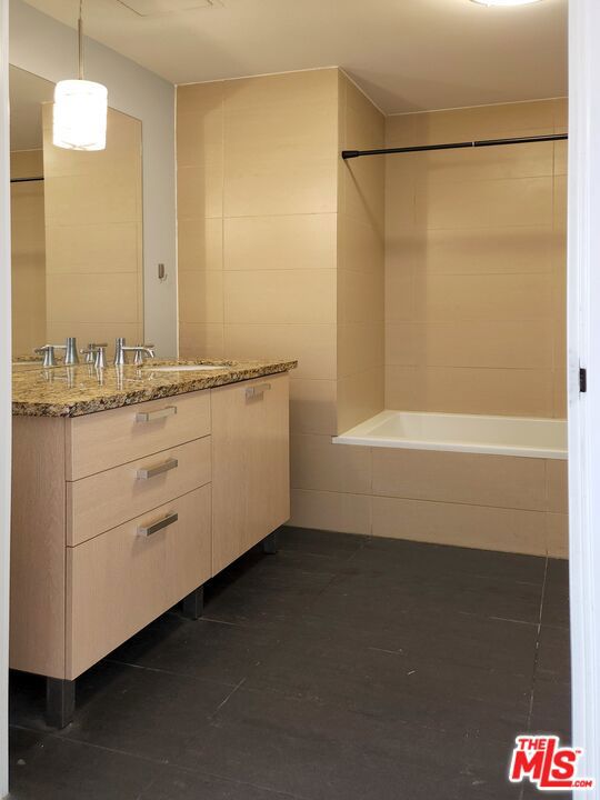460 S Spring Street 908 Property Photo 22