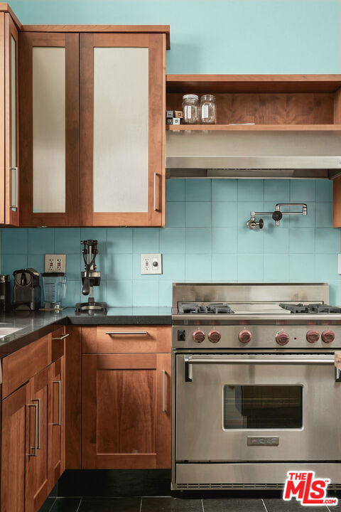 8411 Hollywood Boulevard Property Photo 8