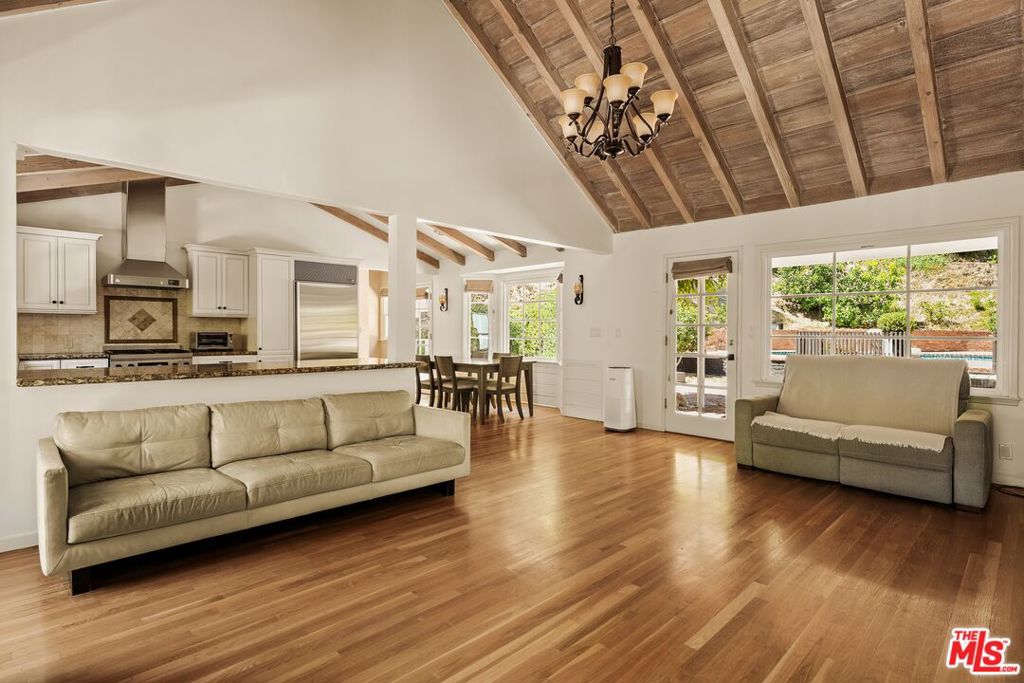 2583 Hutton Drive Property Photo 4