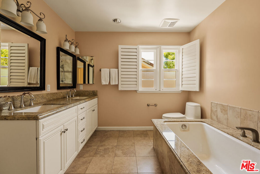 2583 Hutton Drive Property Photo 9