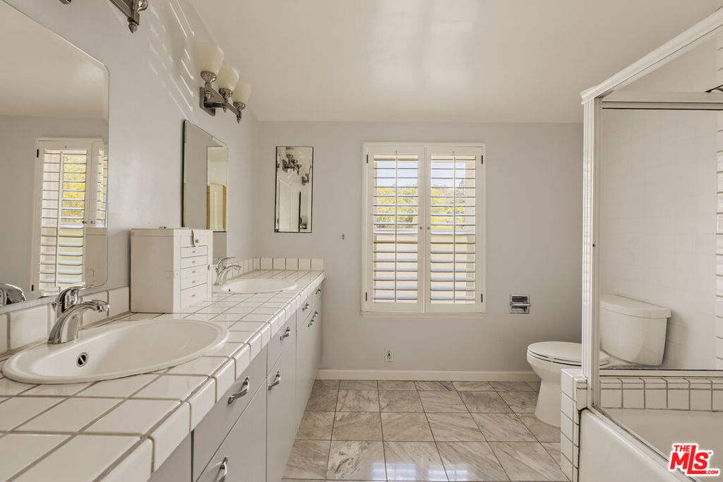 2583 Hutton Drive Property Photo 12