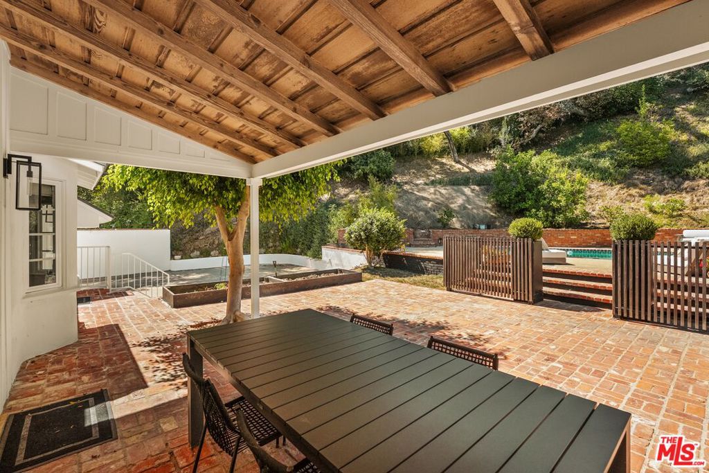 2583 Hutton Drive Property Photo 15