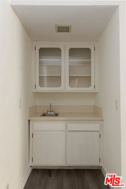 912 Hilldale Avenue 2 Property Photo 5