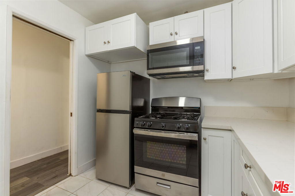 912 Hilldale Avenue 2 Property Photo 11