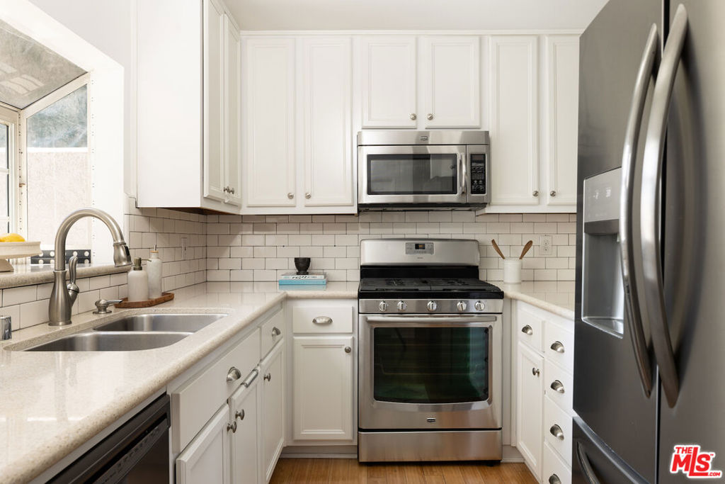 12016 Washington Place 106 Property Photo 8