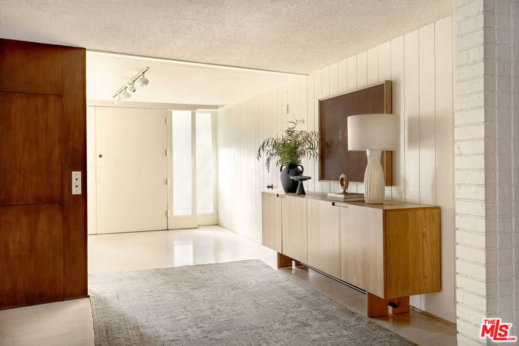 1024 Armada Drive Property Photo 13