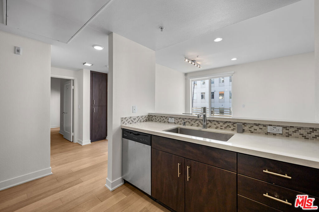 436 S Virgil Avenue 312 Property Photo 8