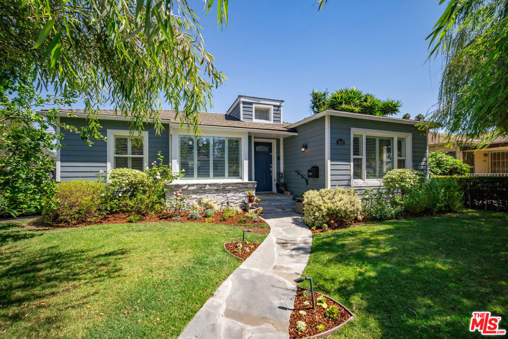 3002 S Beverly Drive Property Photo 1
