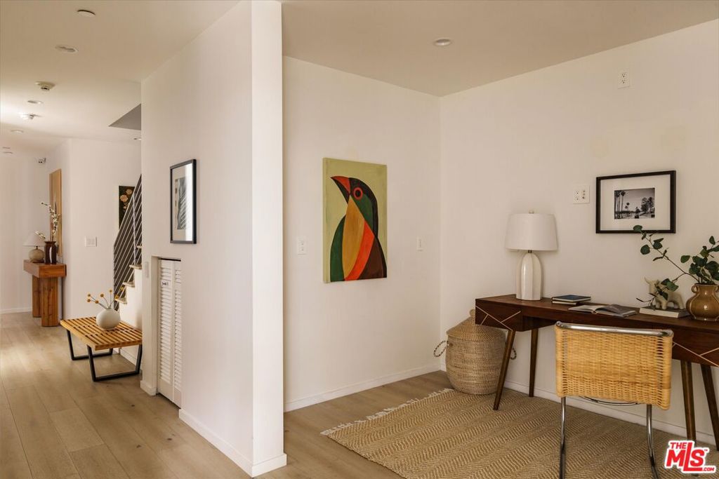 2309 Cove Avenue Property Photo 29