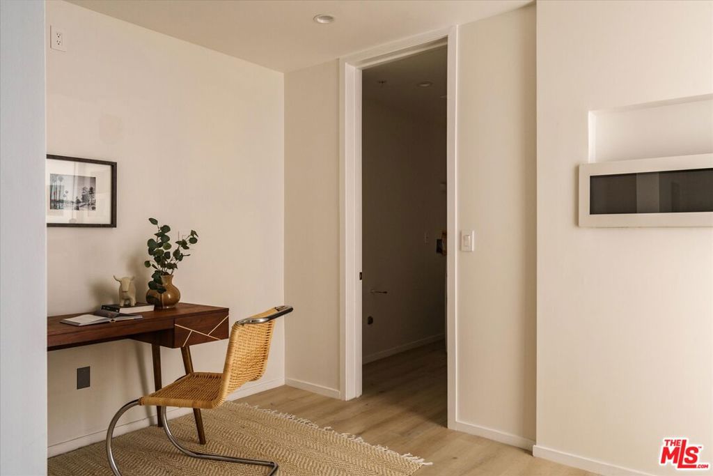 2309 Cove Avenue Property Photo 30