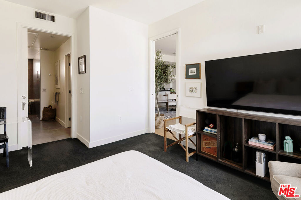 6001 Carlton Way Ph410 Property Photo 14