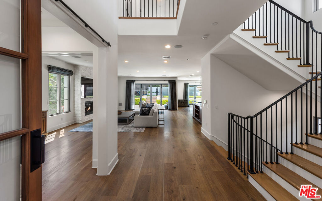 14806 Sutton Street Property Photo 3
