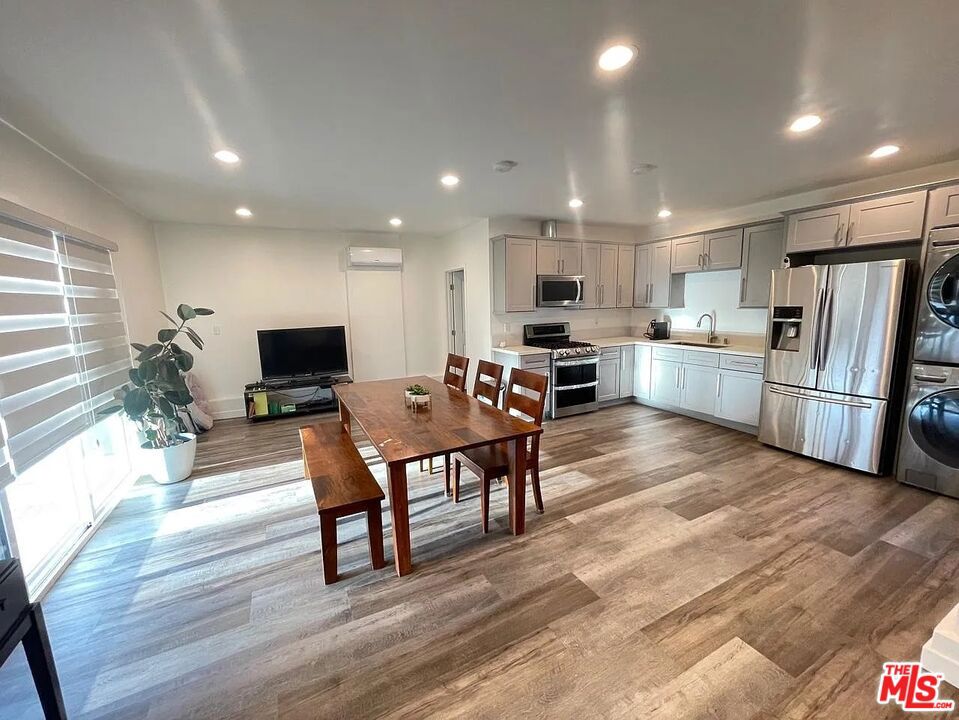 26898679 Property Photo 1