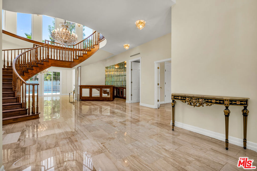 5545 Aura Avenue Property Photo 8