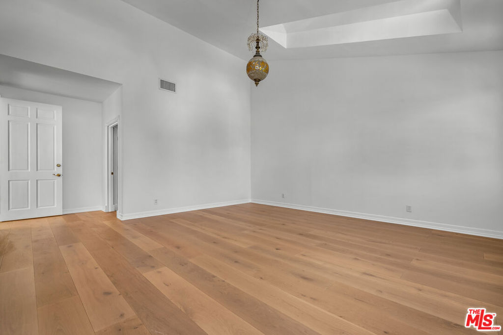5545 Aura Avenue Property Photo 45