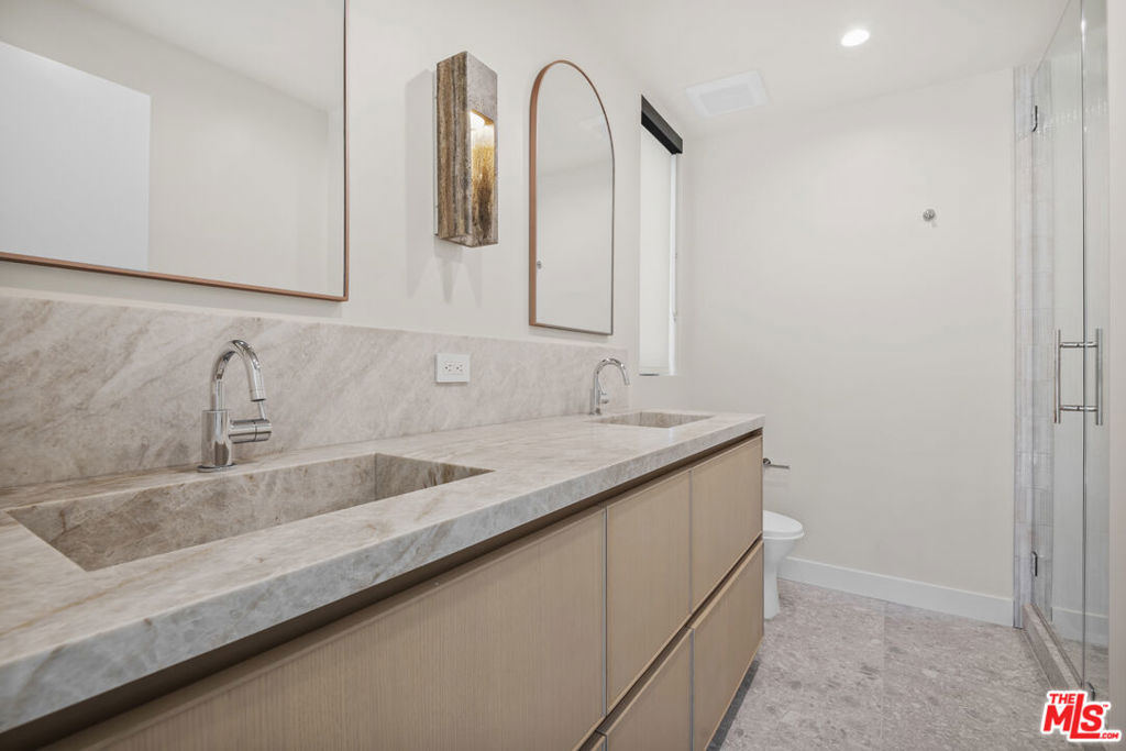 426 Arnaz Drive Property Photo 4