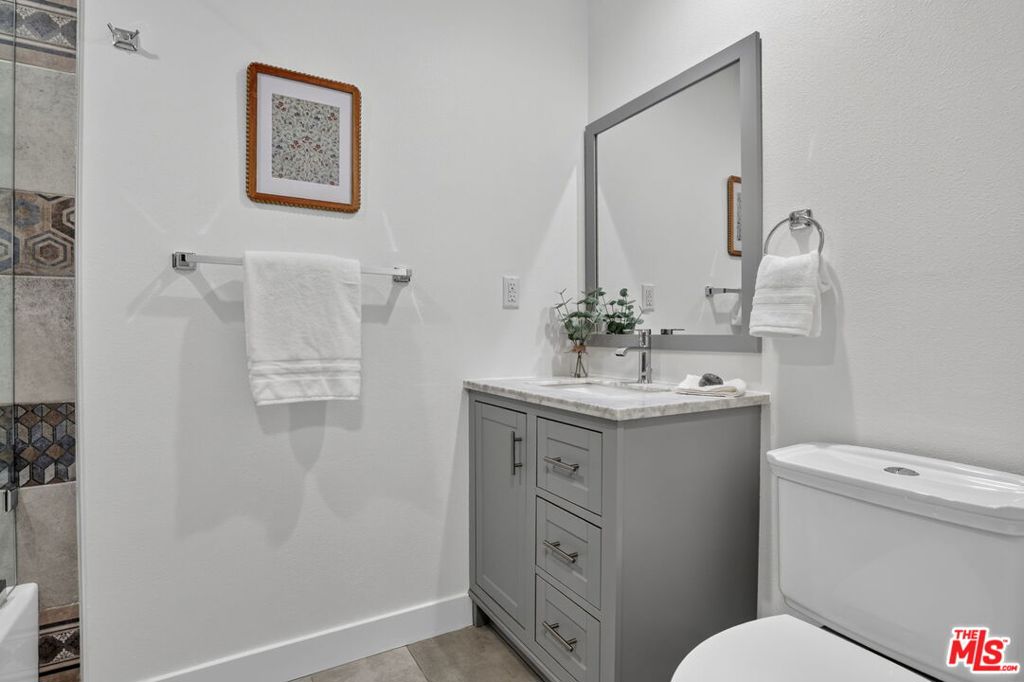 1509 Greenfield Avenue 207 Property Photo 37
